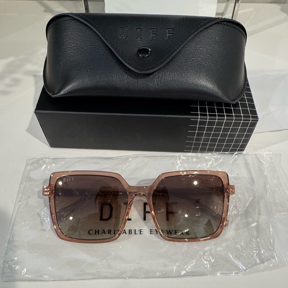DIFF Eyewear Esme Sunglasses
